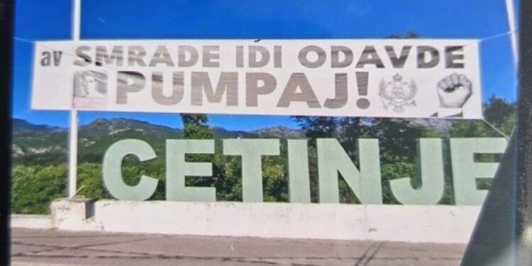 Transparent na Cetinju sa provokativnim porukama prema predsedniku Vučiću: Mesto na kojem se nastavlja polemika o vlasti
