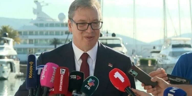 Vučić: Srbija nije otela teritoriju Crne Gore, odbacujem istorijske falsifikate