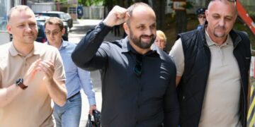 Radojević i Zaporožac oslobođeni iz policijske stanice: Detalji o incidentu (FOTO)