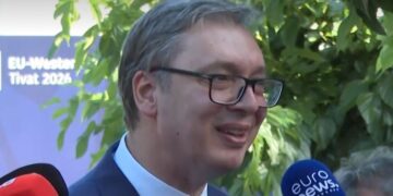 Vučić podseća crnogorskog novinara: ‘Vaša država se odvojila od zajednice’