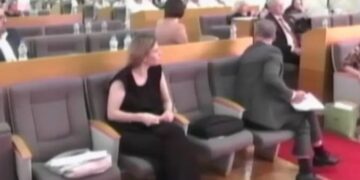 Incident u Trsteniku: Odbornik Aleksićevog pokreta povredio načelnicu