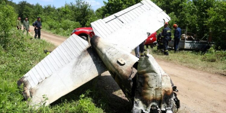 Avion se srušio u Hrvatskoj, hitne službe odmah na terenu