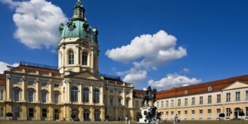 Penzioneri u Srbiji suočeni s teškim ekonomskim izazovima