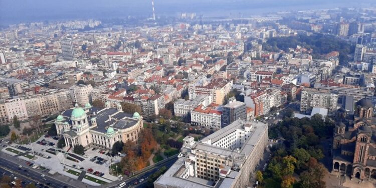 Beograd: Turbulentno vreme na početku leta — prognoza za danas