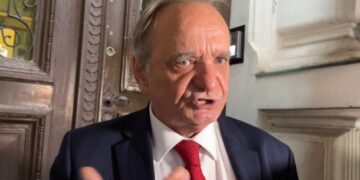 Udruženja zatražila od Milanovića oduzimanje čina i odlikovanja Glavašu