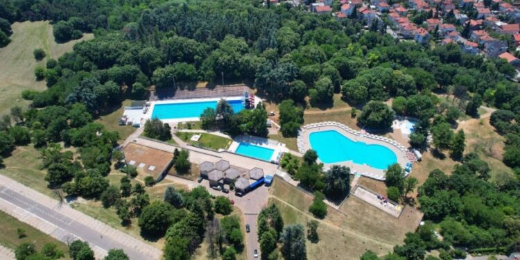 Početak nove kupališne sezone u Košutnjaku: Bazen otvoren sa novim sadržajima za decu