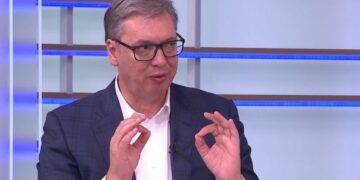 Vučić o Šarovićevoj izjavi: ‘Nisam ničiji, to su pokušali da dokažu’