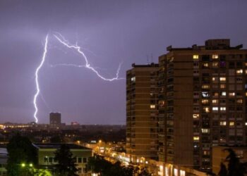 RHMZ upozorava: ponovo 40°C, oluje, gromovi i obilni pljuskovi