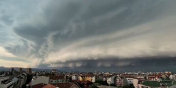 Superćelijska oluja iznad Novog Sada: Analiza snimka nevremena