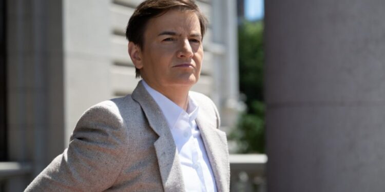 Brnabić: ‘Dišite duboko i ne paničite zbog uspeha Srbije’