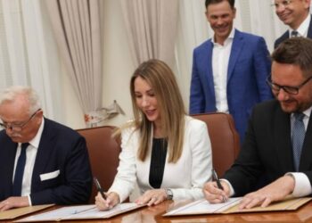 Potpisan Ugovor o upravljanju NIS-om: Saradnja između Vlade Srbije i MOL-a