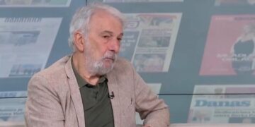 Vlajić: ‘Međunarodna pozicija Vučića slabi’, dok predsednik ističe postignuća (VIDEO)