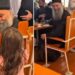 Patrijarh Porfirije poručuje: ‘Decu treba pustiti da slobodno dolaze’ – Oduševljavajući snimak sa detetom