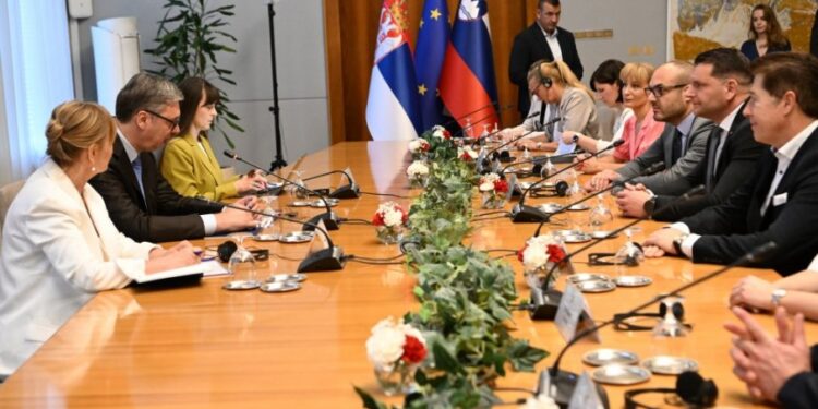 Predsednik Vučić se sastao sa predsednikom Državnog zbora Slovenije Stevanovićem: Jačanje bilateralnih odnosa Srbije i Slovenije
