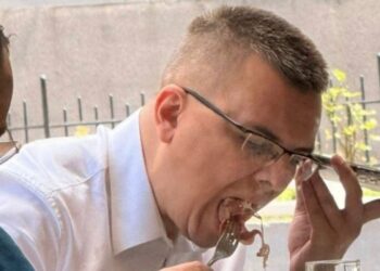 Parandilović proveo 81 sekund u Skupštini: Građani iz Priboja pozvani na plaćanje troškova putovanja