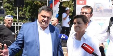 Brnabić u Zemunu: Odbijen pokušaj izazivanja građanskog nemira od strane blokadera