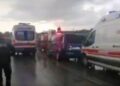 Prevrnuo se turistički autobus zbog klizavog puta: Raste broj povređenih na licu mesta