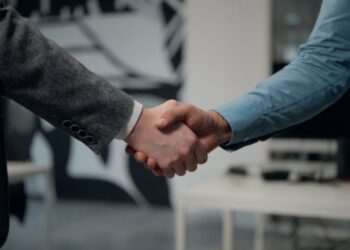 Da li vlasnici preduzeća moraju plaćati doprinose ako su zaposleni u drugoj firmi?