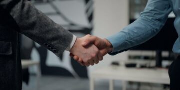 Da li vlasnici preduzeća moraju plaćati doprinose ako su zaposleni u drugoj firmi?