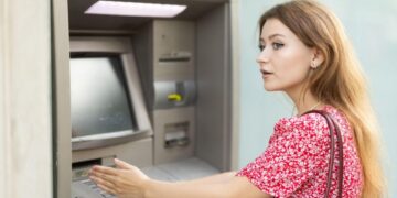 Prevaranti koriste novu taktiku za krađu sa bankomata: Kako se zaštititi od opasne pljačke