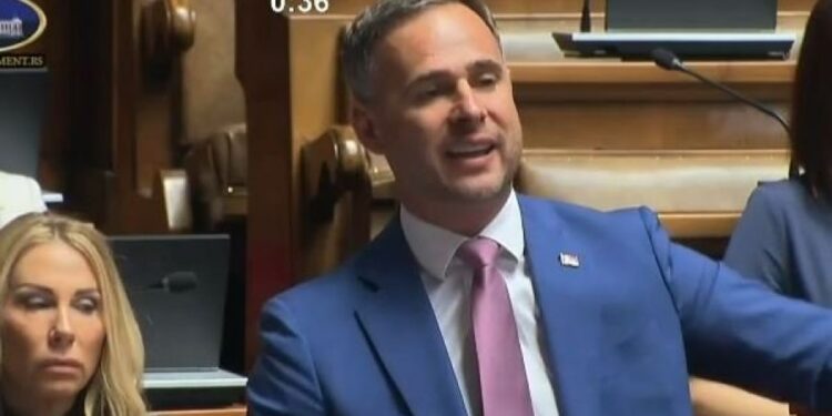 Miroslav Aleksić iznosi stavove o situaciji na Kosovu i rasiopdpisuje srpske migracije (VIDEO)