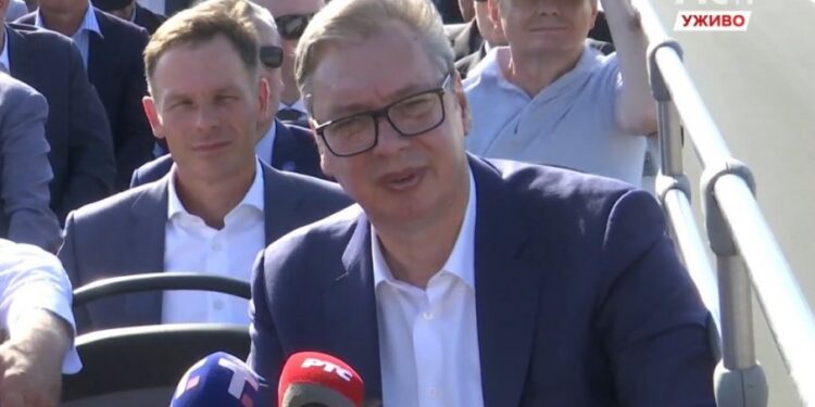 Vučić osudio blokadere: Kritika na račun sumnji u krađu novca za auto-put