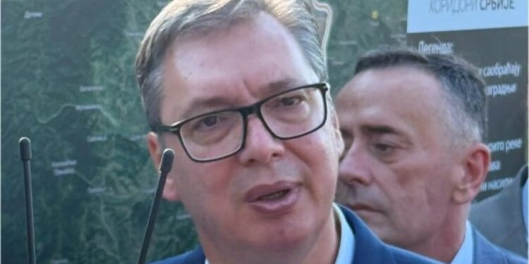 Vučić najavio skup u Beogradu i pozvao građane na mišljenje o radu