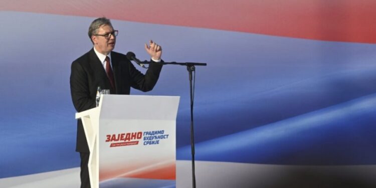 Vučić: Uništavanje traktora domaćina i laži o zvučnom topu