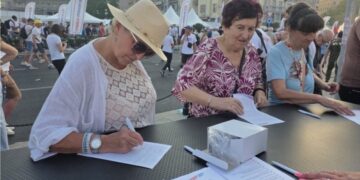 Građani Srbije izražavaju interesovanja putem popunjavanja listića