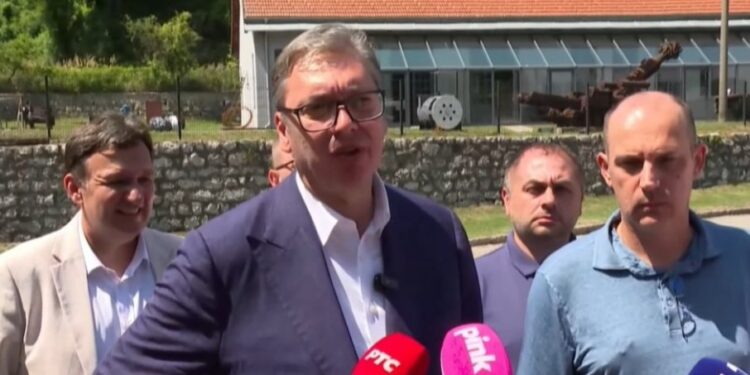 Mobilna ambulanta u Senjskom rudniku ugostila Aleksandra Vučića