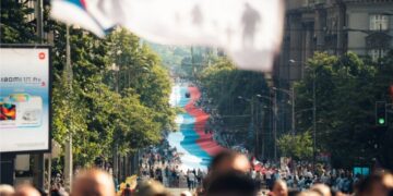 Najveća srpska zastava simbolizuje podršku Vučiću u Ujedinjenoj Srbiji