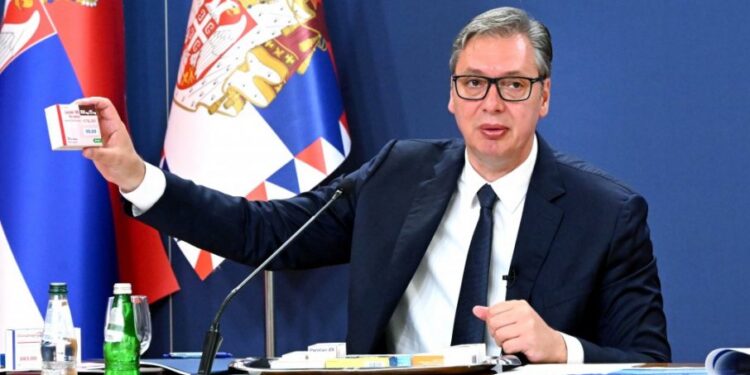 Vučić predstavio nove mere: sniženje cena lekova i pomoć penzionerima do 35.000 dinara