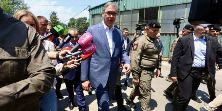Vučić o incidentu na Mjuzik Viku: Postavite pitanja državnim organima