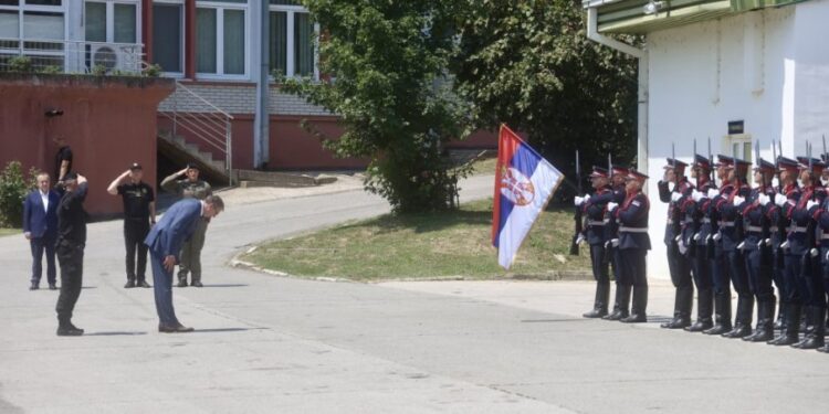 Spremnost jedinice žandarmerije: Vučić najavio ulaganja u opremu i naoružanje