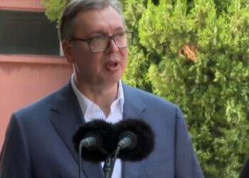 Jednokratna pomoć u Srbiji: Vučić odgovara Ponošu o obezbeđenim sredstvima