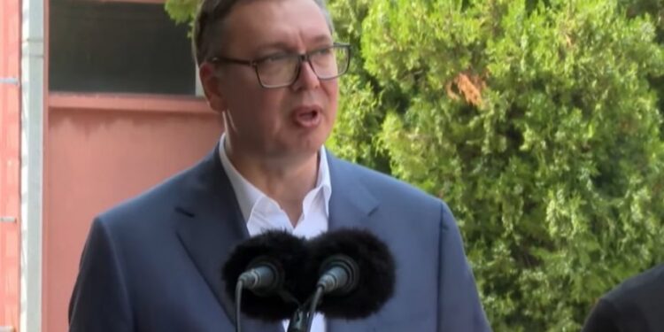 Jednokratna pomoć u Srbiji: Vučić odgovara Ponošu o obezbeđenim sredstvima