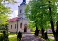 Običaj ukrašavanja kuća i crkava cvećem i grančicama tokom praznika Svete Trojice ili Duhova
