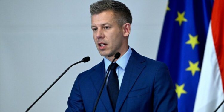Mađarska ne planira slati oružje ni trupe u Ukrajinu