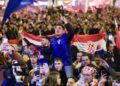 Hrvati razvili zastavu Albanije tokom katastrofe i pustili Tompsona