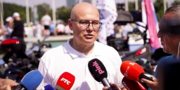 Blokaderi imaju ambivalentan odnos prema Vučiću, ističe Vučević