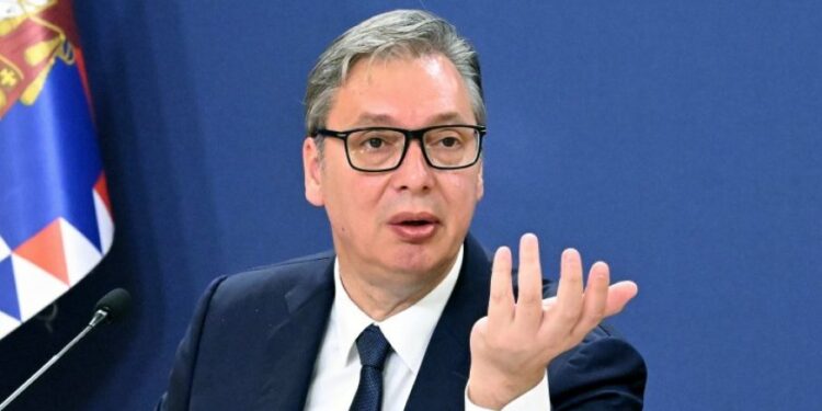 Rebalans budžeta moguć zbog povećanih prihoda, kaže Vučić o kritikama blokadera