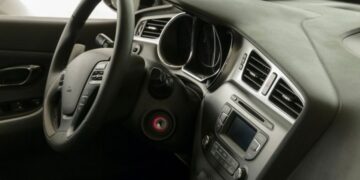Gužve u auto-mehaničarskim radnjama zbog punjenja klima uređaja