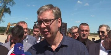 Vučić komentariše zabranu ulaska Vučićeviću u Crnu Goru