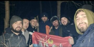 Boris Pejović nekada sa srpskom trobojkom, danas kritikuje Srbiju i Vučića