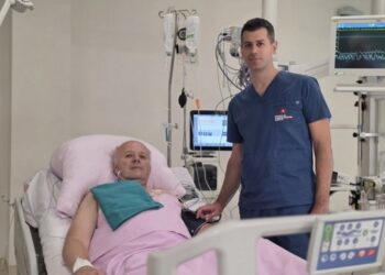 Zamena dva srčana zaliska kroz rez od četiri centimetra na Institutu „Dedinje“