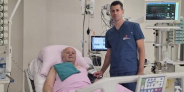 Zamena dva srčana zaliska kroz rez od četiri centimetra na Institutu „Dedinje“