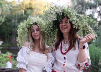 Ivanjdan: Tradicionalna verovanja i običaji koje žene neguju