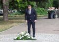 Dan ustanka obeležen polaganjem venaca na spomen groblju u Novom Sadu
