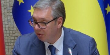 Vučić o situaciji u Crnoj Gori: Država stvorena da umanji značaj srpske trobojke i jezika