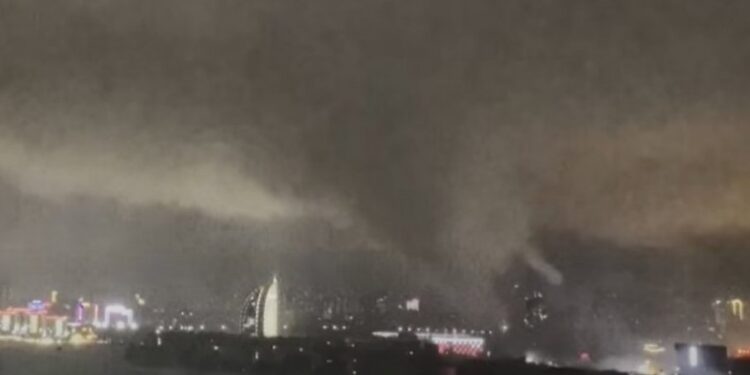 Tornado zahvatio Kinu